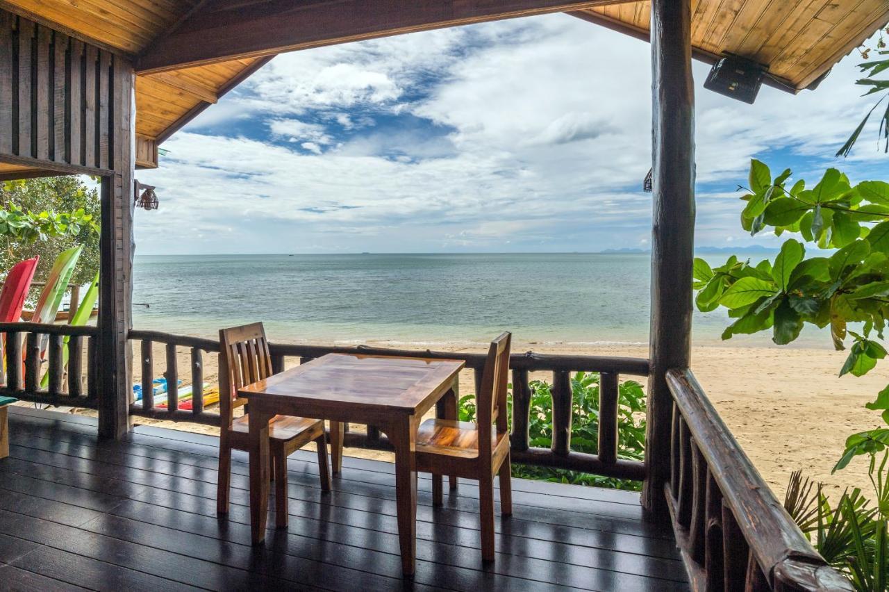 Koh Jum Ocean Beach Resort Exterior photo
