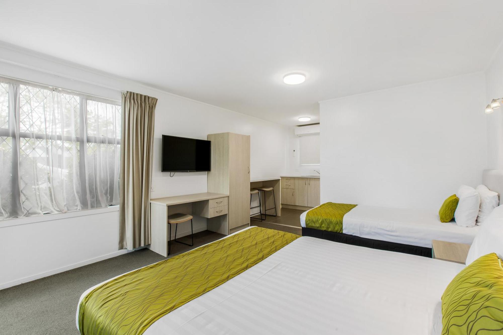 The Surrey Hotel Auckland Room photo