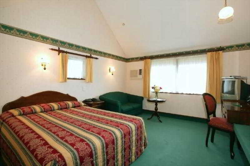 The Surrey Hotel Auckland Room photo
