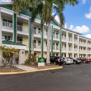 Hometowne Studios By Red Roof Fort Lauderdale Exterior photo