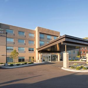 Holiday Inn Express & Suites - Kalamazoo West By Ihg Exterior photo