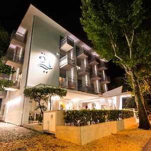 Hotel 21 Riccione Exterior photo