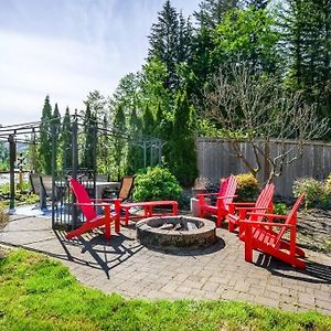 Riverfront Paradise W/ Hot Tub--Little River House Villa Gold Bar Exterior photo