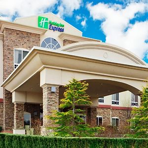 Holiday Inn Express Hotel & Suites East End By Ihg Riverhead Exterior photo