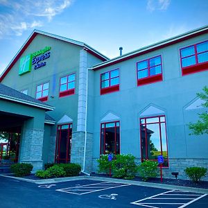 Holiday Inn Express & Suites - Olathe North, An Ihg Hotel Exterior photo