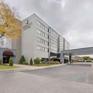 Embassy Suites By Hilton Milwaukee Brookfield Exterior photo