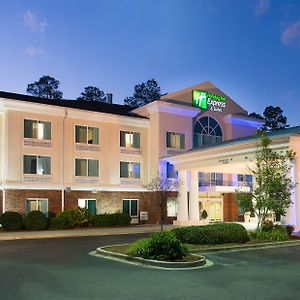 Holiday Inn Express & Suites Walterboro, An Ihg Hotel Exterior photo