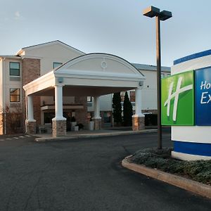 Holiday Inn Express Vernon-Manchester By Ihg Exterior photo