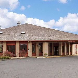 Quality Inn Macomb Near University Area Exterior photo