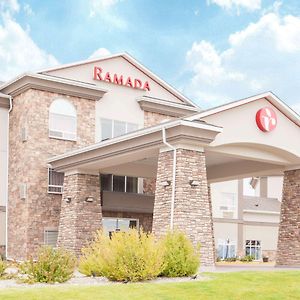 Ramada By Wyndham Pincher Creek Hotel Exterior photo