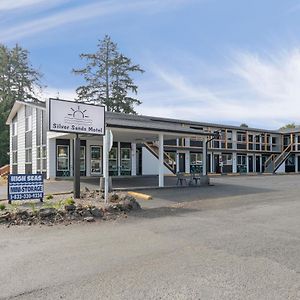 Silver Sands Motel Westport Exterior photo