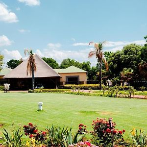 Avela Lodge Hekpoort Exterior photo