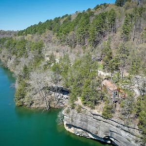 Cliffside Eureka Springs Cabin With Beaver Lake View Villa Exterior photo