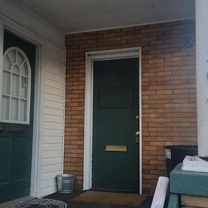 E. Michigan Walk Up Furnished 2 Bedroom Apt Lansing Exterior photo