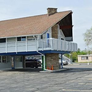 Clayton House Motel Loves Park Exterior photo