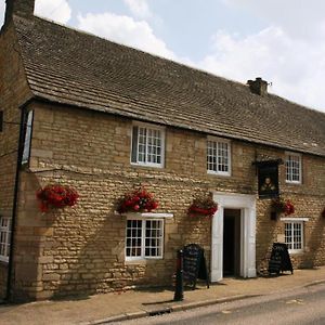 Queen'S Head Inn Nassington Exterior photo