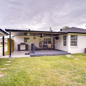 Lake Charles Home With Gas Grill And Fenced-In Yard! Exterior photo