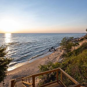 Relax On Lake Michigan At Tranquil Shores Villa Norton Shores Exterior photo