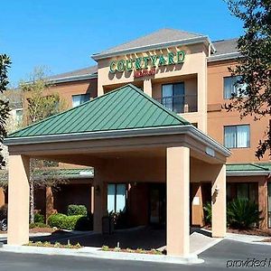 Courtyard By Marriott Valdosta Hotel Exterior photo