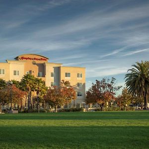 Hampton Inn & Suites Suisun City Waterfront Exterior photo