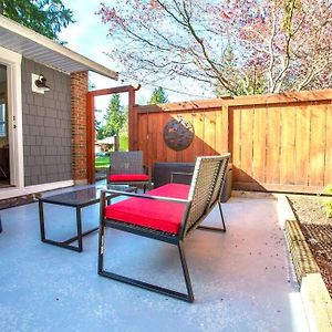 Raincoast Retreat At Shawnigan Lake! Apartment Exterior photo