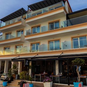 Arxontiko Hotel Himare Exterior photo