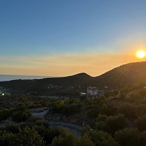 Aphrodite'S Garden Hotel Himare Exterior photo