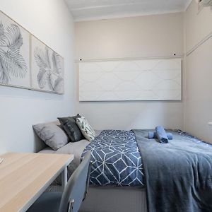 Boutique Double Or Queen Room - Close To Airport - Shared Bathroom Sydney Exterior photo