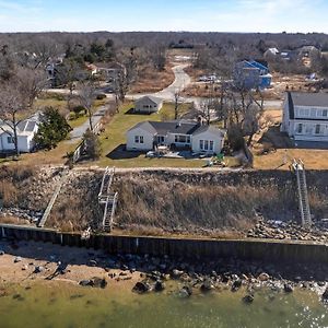 Sea Breeze Paradise: Beachfront & Panoramic Views Villa Southold Exterior photo