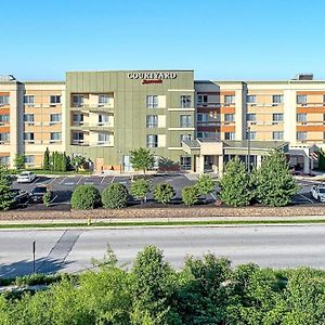 Courtyard By Marriott York Hotel Exterior photo