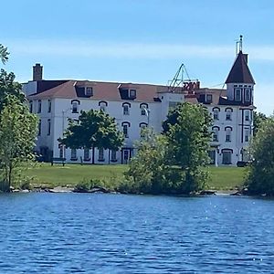 Historical Hotel - House Of Ludington Escanaba Exterior photo