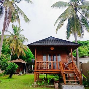 Yellow Coco Gili Gede Hotel Exterior photo