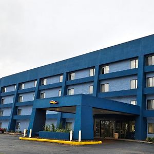 Days Inn By Wyndham Davenport Exterior photo