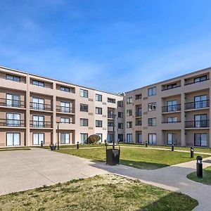 Comfort Inn & Suites Arlington Heights Exterior photo