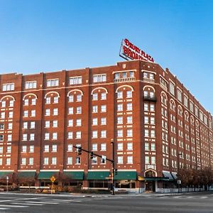 Drury Plaza Hotel Broadview Wichita Exterior photo