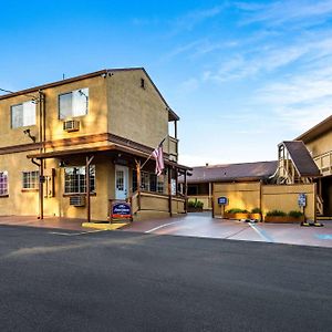 Howard Johnson By Wyndham Santa Cruz Beach Boardwalk Hotel Exterior photo