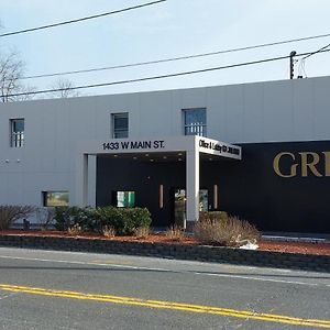 Greenview Inn Riverhead Exterior photo