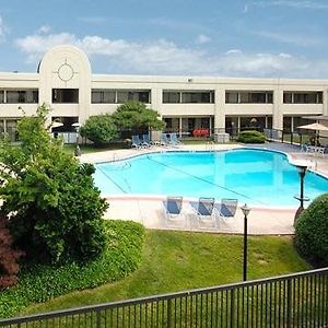 Quality Inn And Suites Wilmington Talleyville Facilities photo