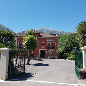 Hotel Rural El Torrejon Arenas De Cabrales Exterior photo