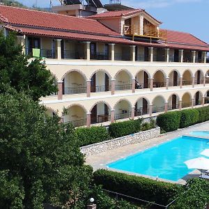 Apart-Hotel Llazari Himare Exterior photo