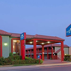 America'S Best Value Inn & Suites Bakersfield Central Exterior photo