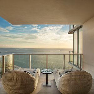 The St. Regis Bal Harbour Resort Miami Beach Exterior photo